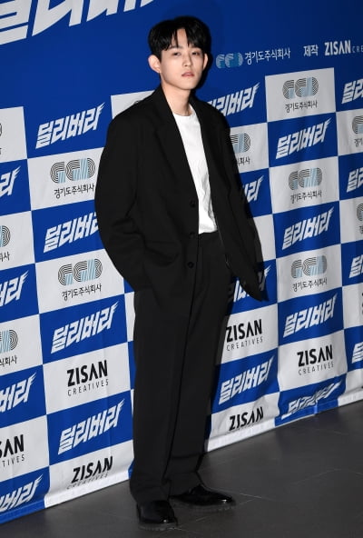 [TEN 포토] 지플랫 '강렬한 표정에 여심흔들'