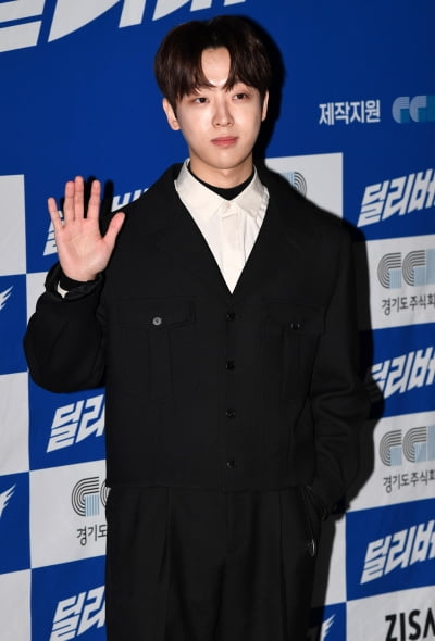 [TEN 포토] 이태빈 '손바닥 보다 작은얼굴'