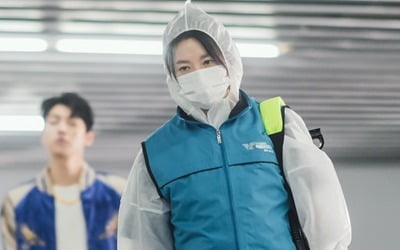 이영애, 또 망가졌다…방제복 입고 눈만 빼꼼 '폭소 분장' ('구경이')