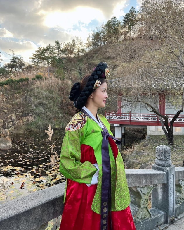 '사업가♥' 이시영, 궁녀에서 중전으로 신분 수직 상승 "재밌고 행복" [TEN★]