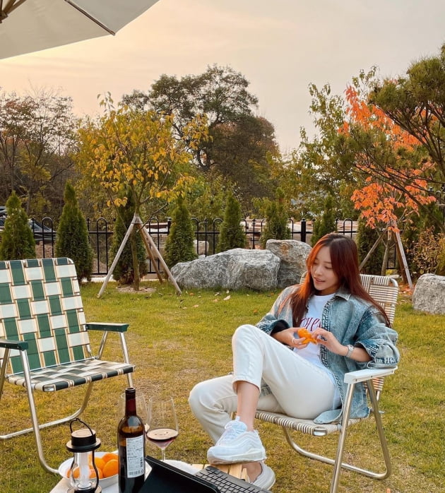 '박성광♥' 이솔이, "가을 피크닉" 멀리 갈 것도 없이 3층 전원주택 정원에서 [TEN★]