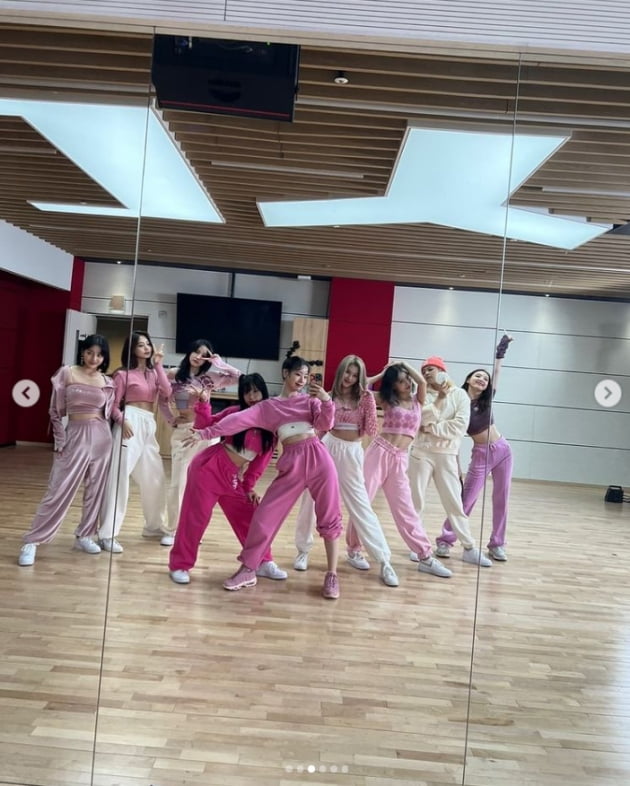 트와이스, 러블리한 핑크빛 여신들...이쁜애 옆에 또 이쁜애[TEN★]