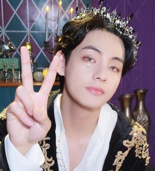 '日차트 줄세우기' 방탄소년단 뷔, 디저 재팬 BTS 솔로 최고 기록