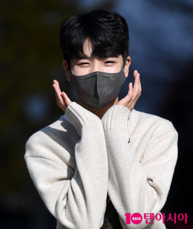 [TEN 포토] 정동원, 방송국에 핀 꽃 한송이
