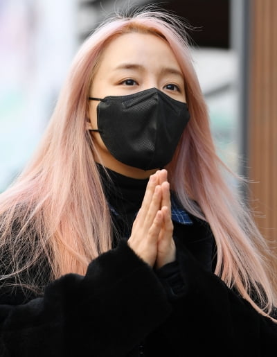 [TEN 포토] 윤하, 시선 사로잡는 헤어컬러