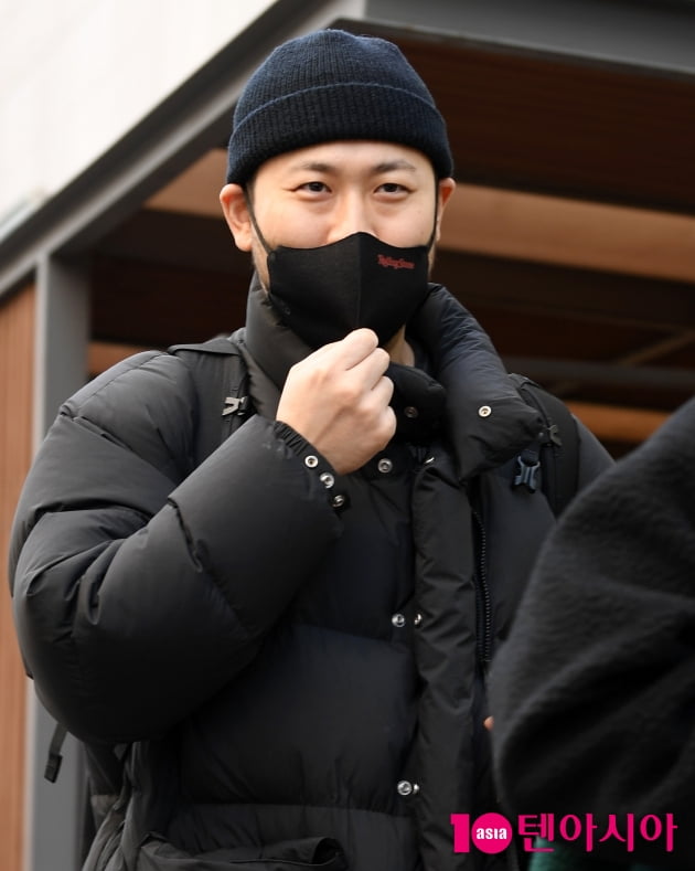 [TEN 포토] 에픽하이 미쓰라, 비니로 멋스럽게