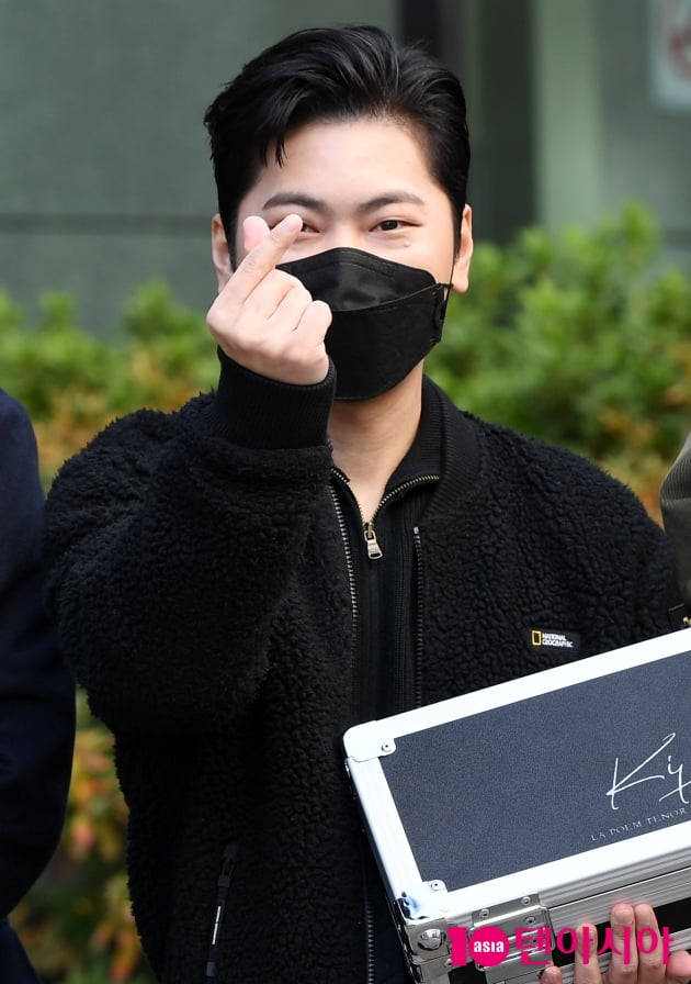 [TEN 포토] 라포엠 박기훈, 스윗트한 하트