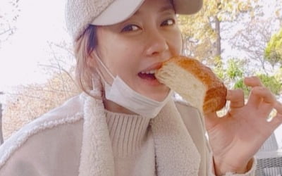 '싱글맘' 이지현, 머리 방울 달고 가을 만끽하는 "빵순이"…해맑은 미소 [TEN★]