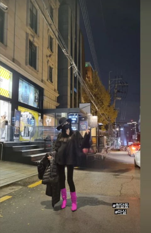 '태국재벌♥' 신주아, 핫한 동네에서 핫핑크 부츠·명품백으로 시선집중[TEN★]