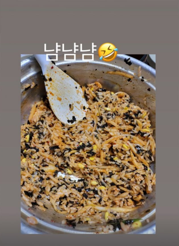 '장동건♥' 고소영, 온가족 여행 중 먹성 봉인해제…"양푼비빔밥"을 한가득 [TEN★]