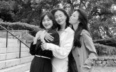 송혜교, 입술 쭉 내밀고…애정 표현도 수준급 [TEN★]