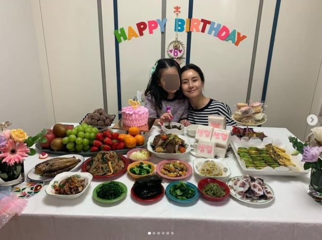 '이혼 진행' 최정윤, 사랑하는 딸의 으리으리한 생일상...건강해[TEN★]