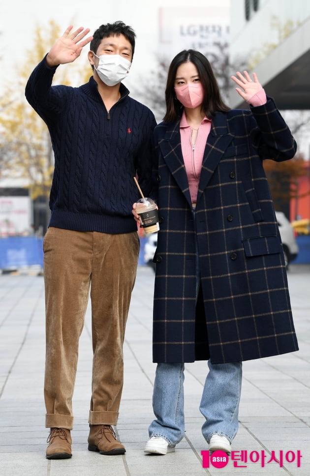[TEN 포토] 손석구-전종서 '연애 빠진 로맨스 주연들'