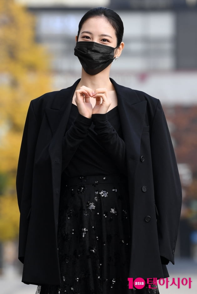 [TEN 포토] 신예은 '앙증맞은 하트'