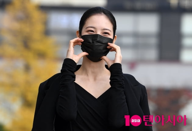 [TEN 포토] 신예은 '빵빵한 볼하트 귀요미'