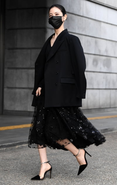 [TEN 포토] 신예은 '우아한 발걸음'