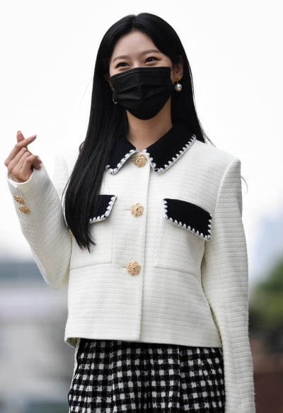 [TEN 포토] 김새론 '그녀들 사랑해주세요'