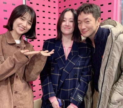 [종합] "이성에 돌진 안 해"…전종서X손석구, 실제 연인같은 '현실 케미' ('씨네타운')