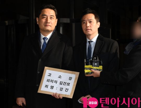 [TEN피플] 김건모, 2년 만에 성폭행 무혐의…복귀 가능성은?