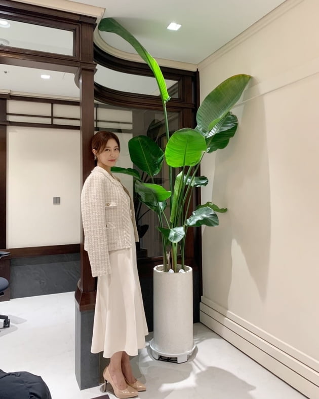 '싱글맘' 이지현, 되찾은 전성기 때 미모…우아함 폭발 [TEN★]