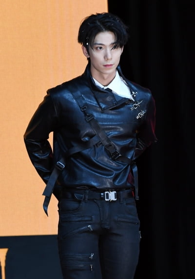 [TEN 포토] SF9 휘영 '카리스마 눈빛'