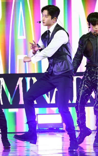 [TEN 포토] SF9 로운 '어느쪽으로 봐도 잘생김'