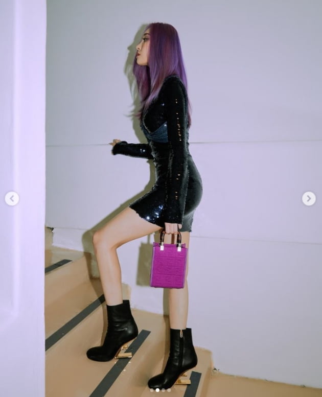 선미, 헤어컬러와 백이 깔맞춤...F사 명품백 기죽이는 미모[TEN★]
