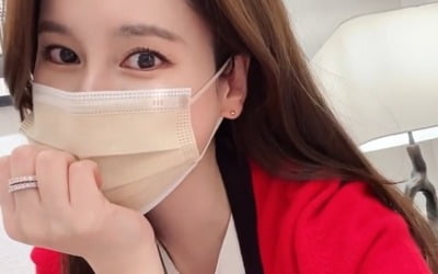 '안정환♥' 이혜원, 눈매라도 보여서 다행…마스크로 가리기엔 아까운 미모 [TEN★]
