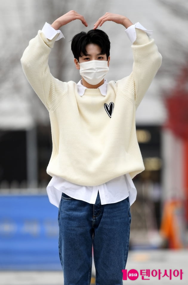 [TEN 포토] 정동원 '여러분 사랑합니다'