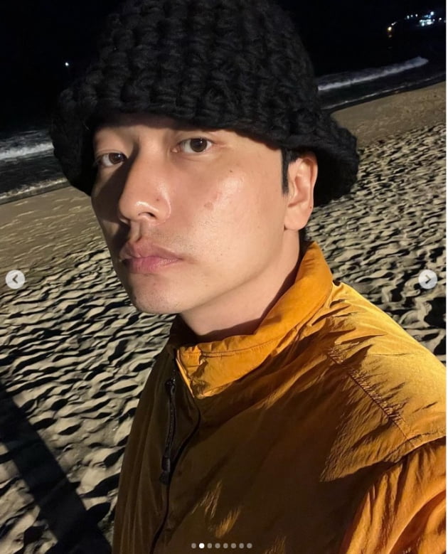 '정호연♥' 이동휘, 밤바다 정취를 그녀와 함께?...멋쟁이[TEN★]