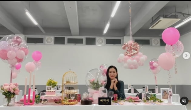 '현빈♥' 손예진, 입이 귀에 걸린 행복감...좋은 작품으로 보답할께요[TEN★]