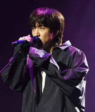 [TEN 포토] 이승윤 '첫 쇼케이스 떨려요'