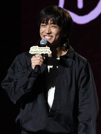 [TEN 포토] 이승윤 '미소년 꽃미소'