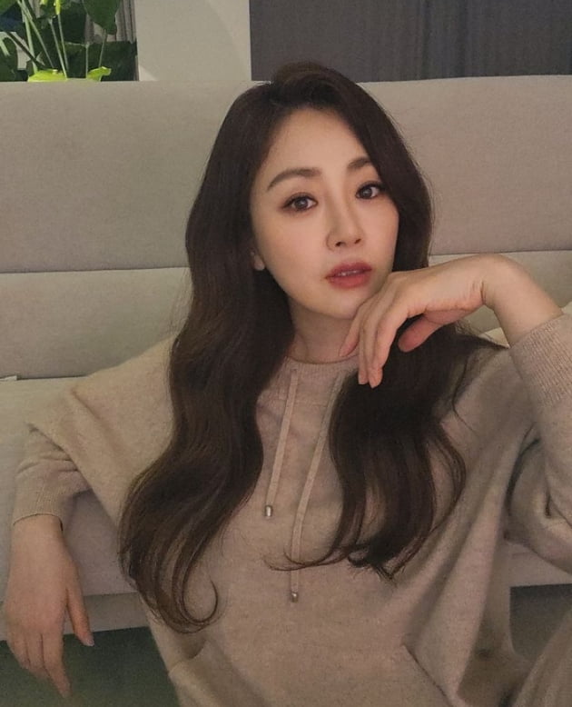 오나라, 피부에 조명을 달았나...48세 맞어?[TEN★]