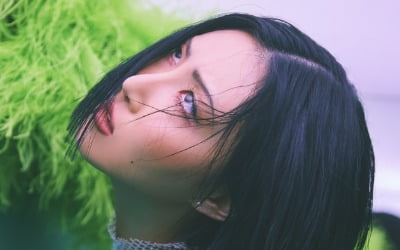 화사, '암어빛' 음원 차트 1위…퀸화사 저력 빛났다