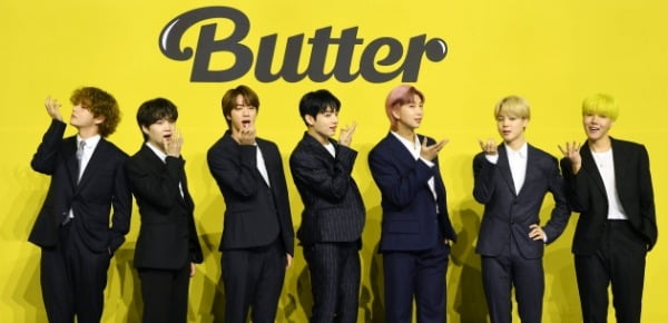 국방부, 방탄소년단 병역특례 법안 사실상 반대 "신중할 필요 있어"