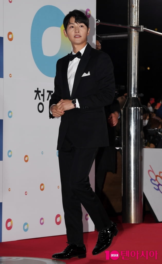 [TEN 포토] 송중기 '잘생김이 넘쳐흘러'