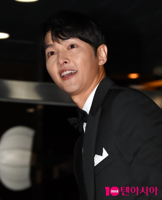 [TEN 포토] 송중기 '빛나는 미소에 눈이 부셔 '