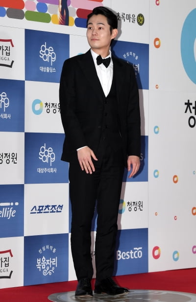 [TEN 포토] 류경수 '눈부신 유지사제'
