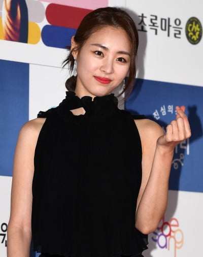 [TEN 포토] 이연희 '설레이는 하트'
