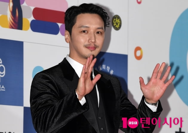 [TEN 포토] 레드카펫을 밝힌 남신들의 4人4色