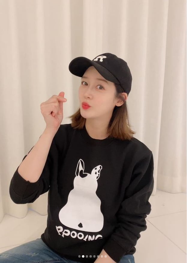 '쌍둥이 임신' 성유리, 옷도 디자인하는 금손...유기견의 산타로 변신[TEN★]