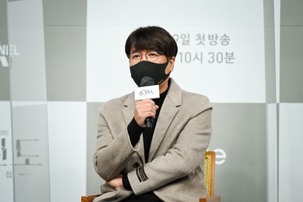 드라마 '쇼윈도:여왕의 집'을 연출한 강솔 감독 /사진제공=채널A
