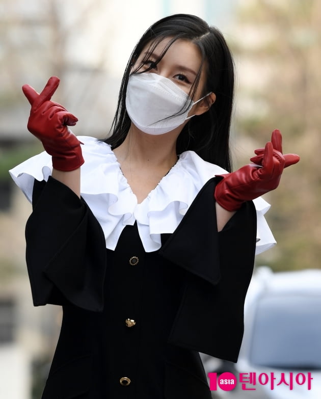 [TEN 포토] 스테파니 '강력한 레드 하트'