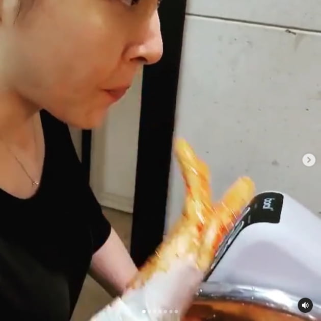 심은진♥전승빈, 새신부·새신랑의 야무진 손길…유부월드 입성하니 "김장"도 함께 [TEN★]