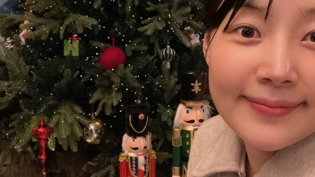 한지혜, ♥검사 남편과 만든 크리스마스 트리…딸 생각하며 뿌듯 "기다려져" [TEN★]