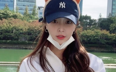 '강타♥' 정유미, '데이트 필수 코스' 인증샷…놀이동산 머리띠도 필수 [TEN★]