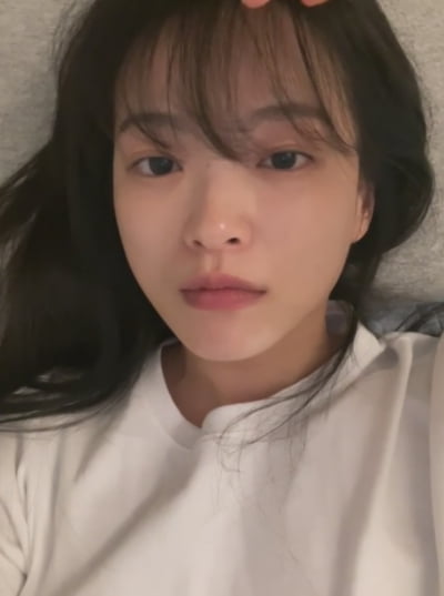 천우희, 앞머리를 잘라 말아...완벽 민낯에도 청초한 미모[TEN★]