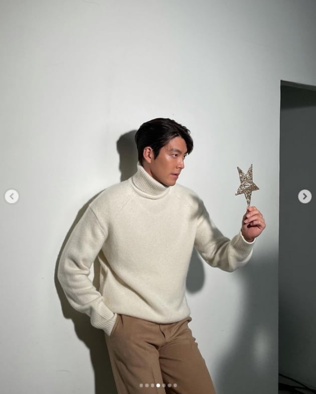 김우빈, 드넓은 태평양 어께에 반한 ♥신민아...오늘도 멋짐[TEN★]