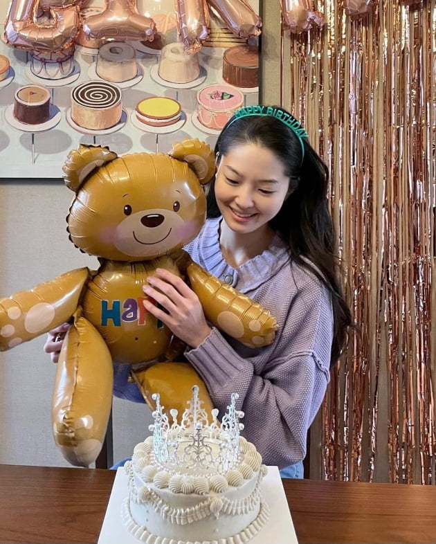 류이서, 친구 돈으로 ♥전진과 "완벽한 생일" 호강…왕관 쓰고 여왕 기분 만끽 [TEN★]